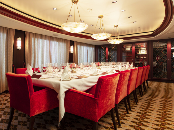 Crystal Cruises Crystal Serenity The Vintage Room.jpg